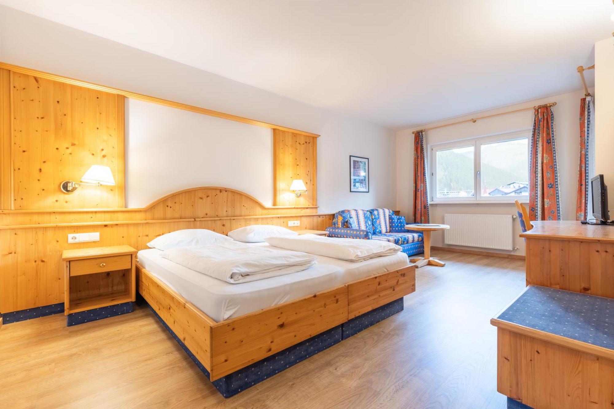 Hotel Central Нова-Леванте Экстерьер фото