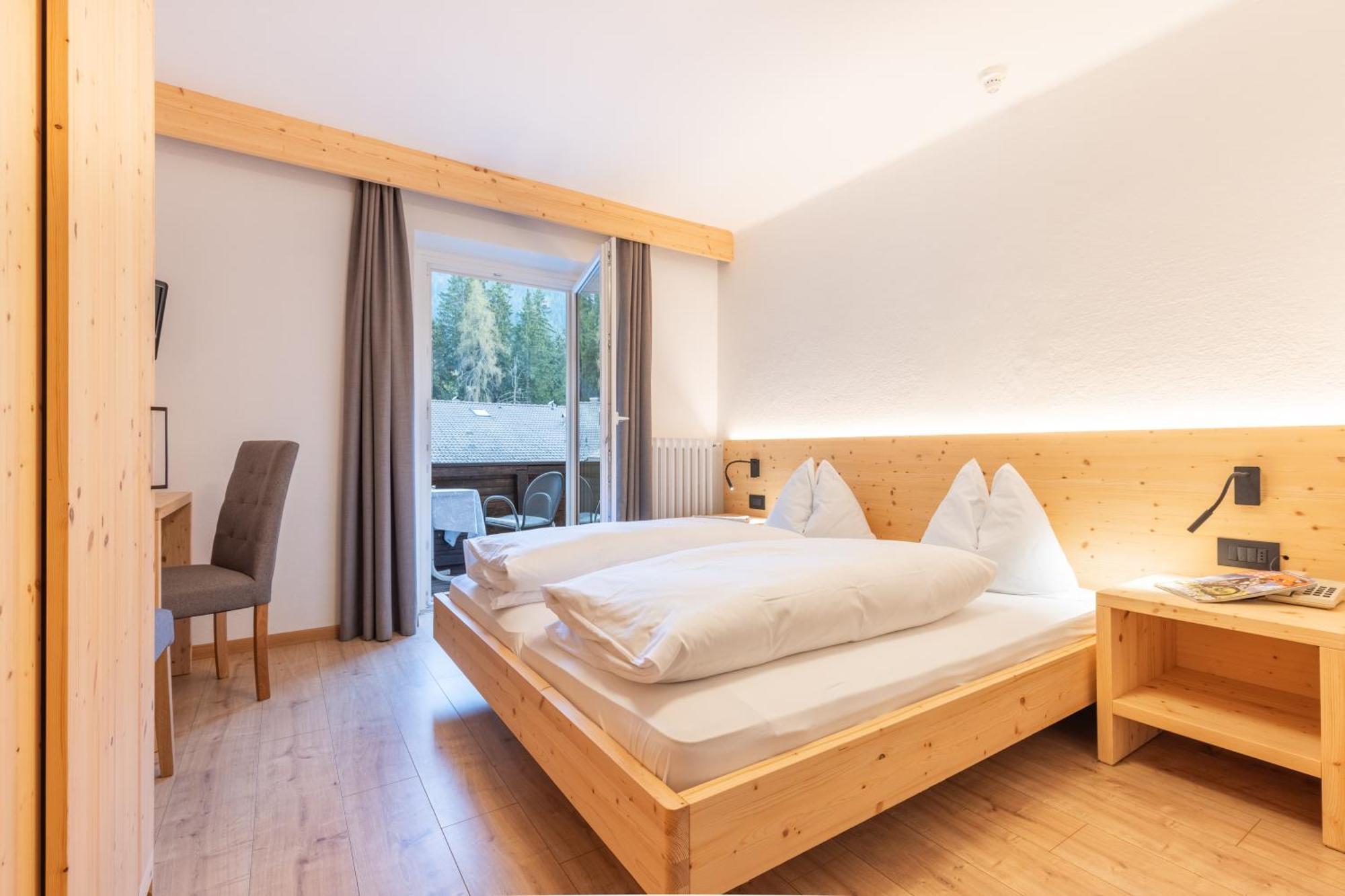 Hotel Central Нова-Леванте Экстерьер фото